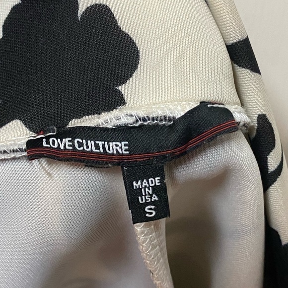 Women’s Love Culture floral black and white - Picture 9 of 11